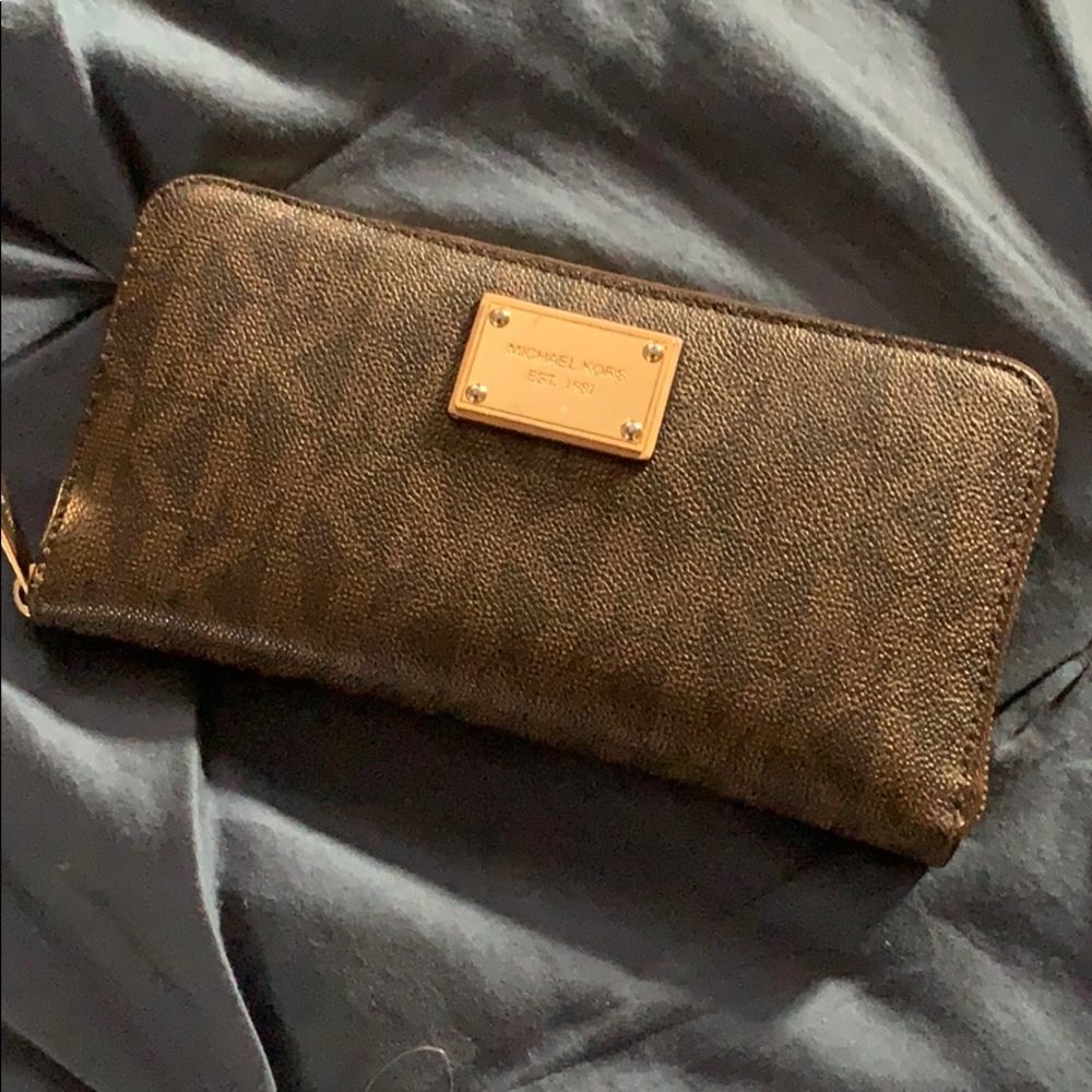 Michael Kors Travel Wallet